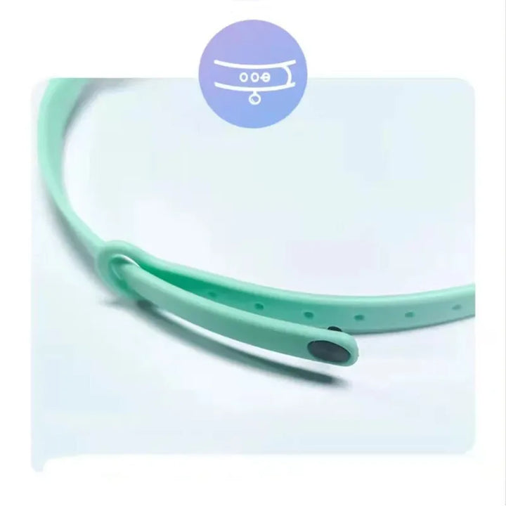 Durable interactive laser pointer for cats, an engaging hunting toy for pet activity, exercise & enrichment.
