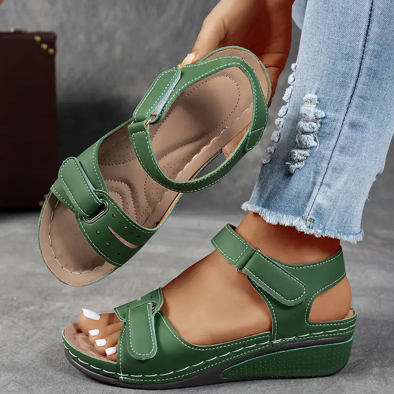 Comfortable women's platform sandals, open toe with ankle strap, perfect for chic summer style.