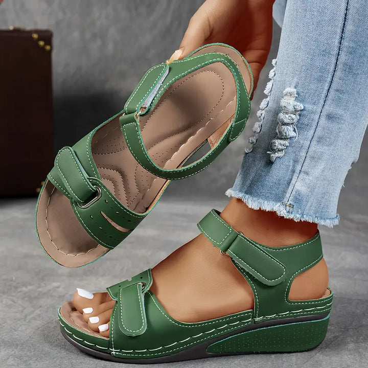Comfortable women's platform sandals, open toe with ankle strap, perfect for chic summer style.
