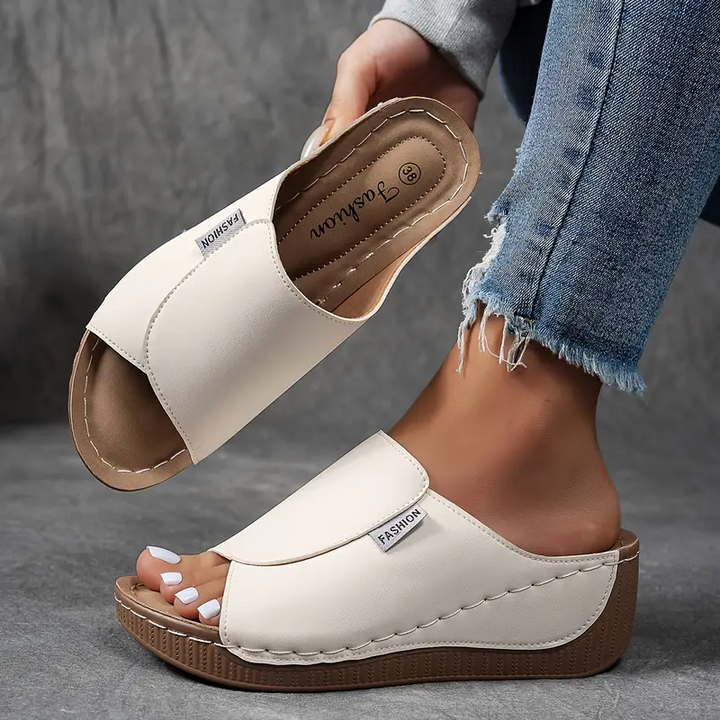 Women's sage lightweight sandals with stylish open toe design, perfect for comfortable summer daily wear.