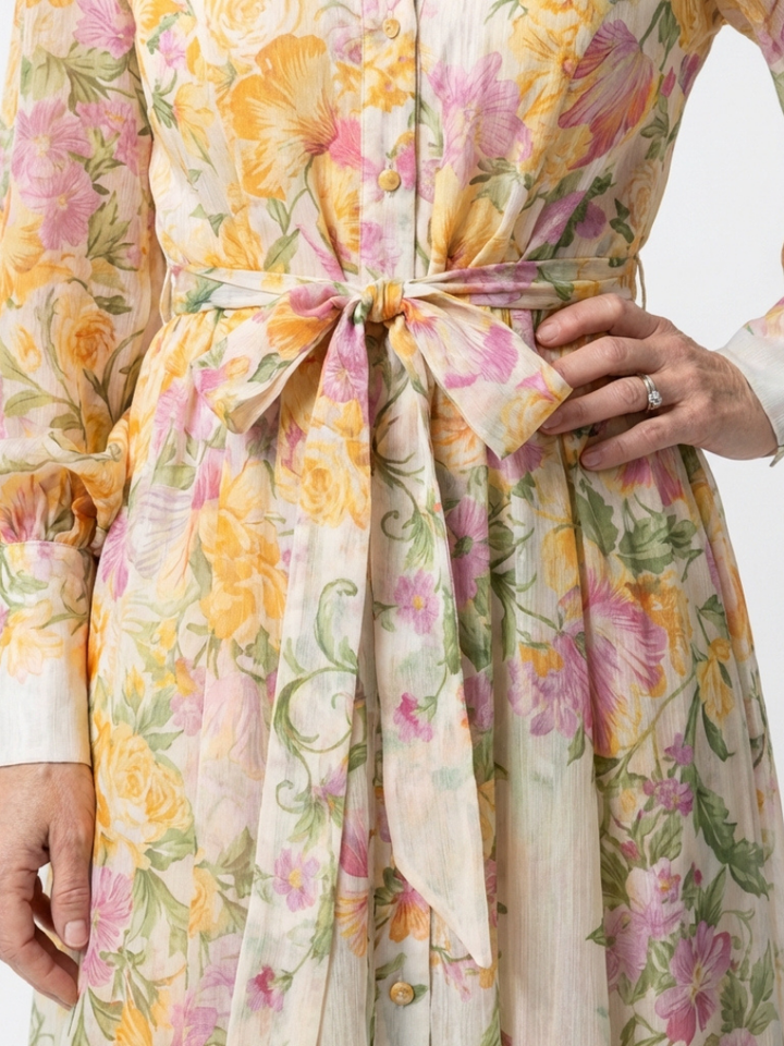 Chic long sleeve floral maxi dress for women, ideal as a comfortable yet elegant occasion dress.