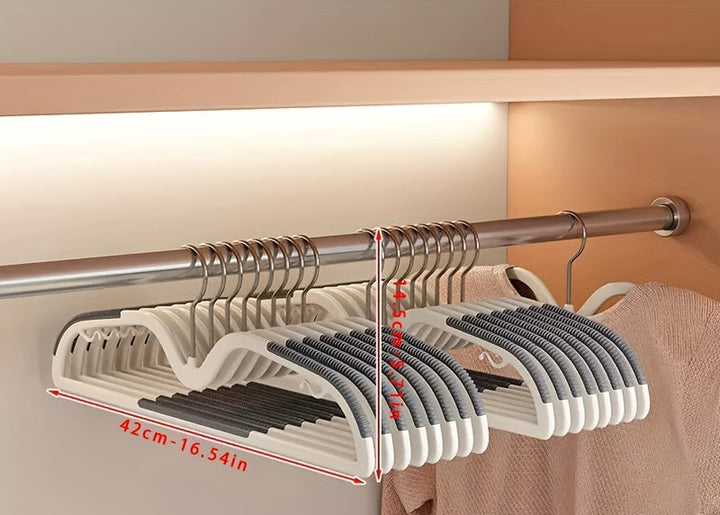 Efficient home storage solution: non-slip garment hangers with rotating hooks, 40-count multipack.