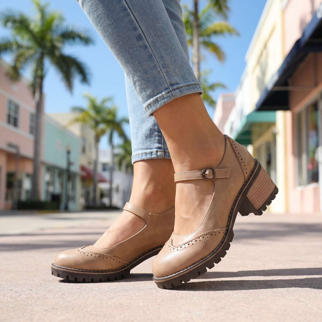 Ladies' comfortable T-strap closed-toe heels, ideal for professional work or elegant events. Classic style.