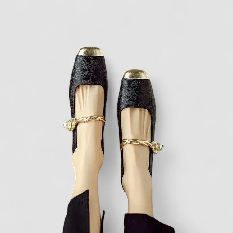 Supportive women's orthopaedic Mary Jane shoes, comfortable and stylish for work or elegant events.