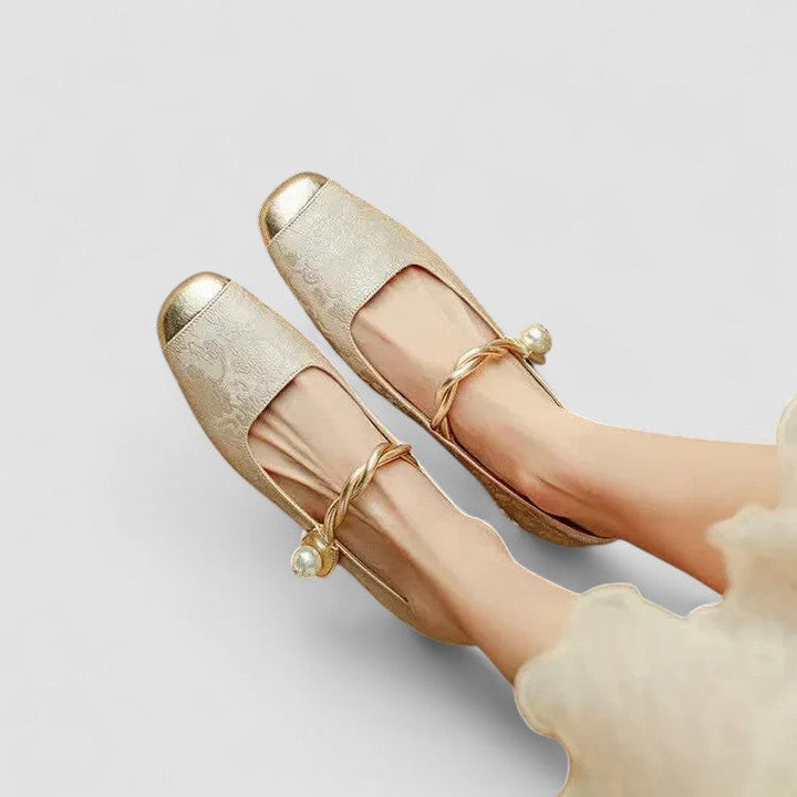 Green women's comfortable orthopaedic Mary Jane shoes, elegant design with a supportive block heel.