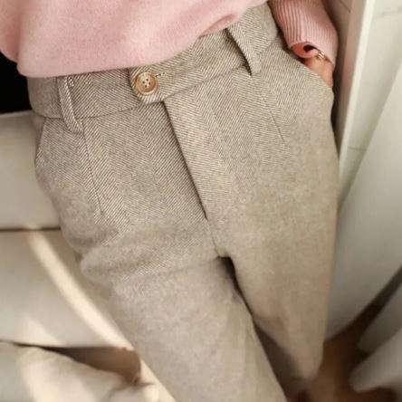 Sophisticated elegant women's high-waist trousers, ideal comfortable bottoms for versatile fashion.