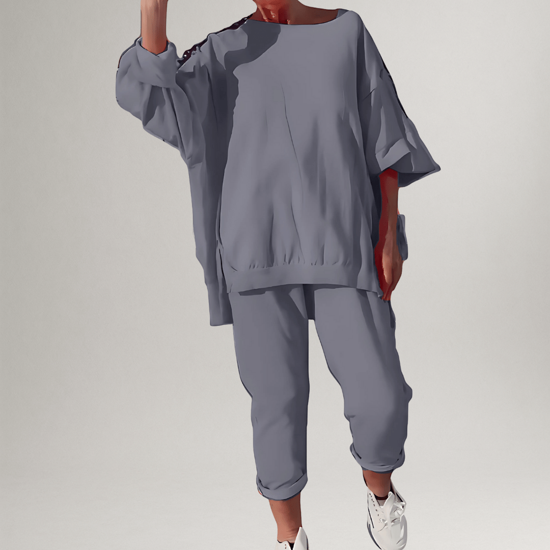 Wide-leg trousers from the women's matching set, showcasing a relaxed fit and comfortable loungewear design.