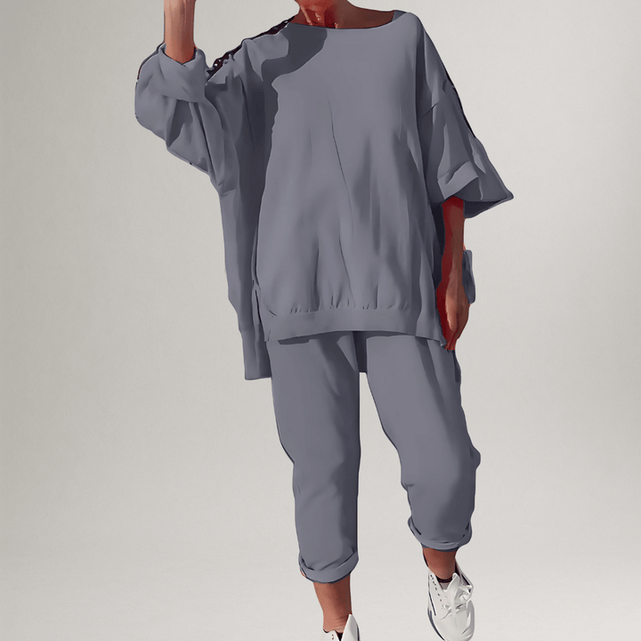 Wide-leg trousers from the women's matching set, showcasing a relaxed fit and comfortable loungewear design.