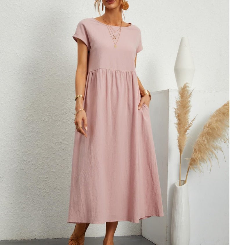 Stylish women's maxi dress for summer, suitable for both casual wear and elegant events.