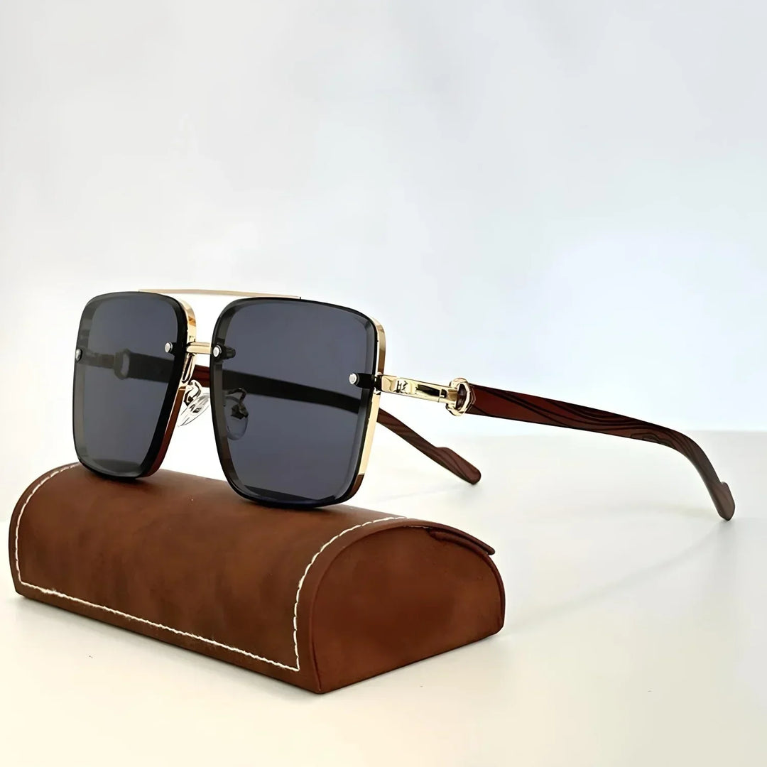 Men's oversized aviator sunglasses with gradient UV400 lenses & stylish wooden temples. Perfect fashion accessory.