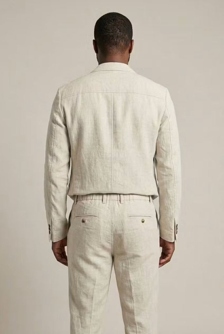 Breathable men's two-piece suit in a relaxed fit. Ensures comfort for all-day wear & warm weather events.
