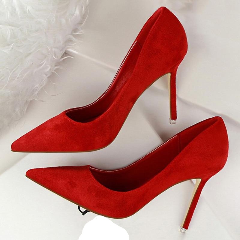 Classic dress pumps for women, perfect high heels for formal events, office, or party wear.