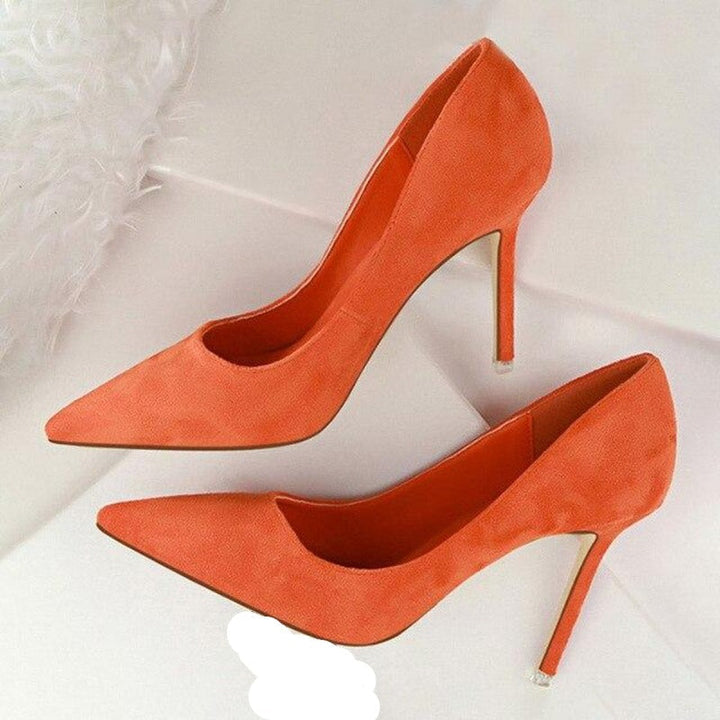 Stylish women's high heel pumps, featuring a comfortable design, ideal for modern women.