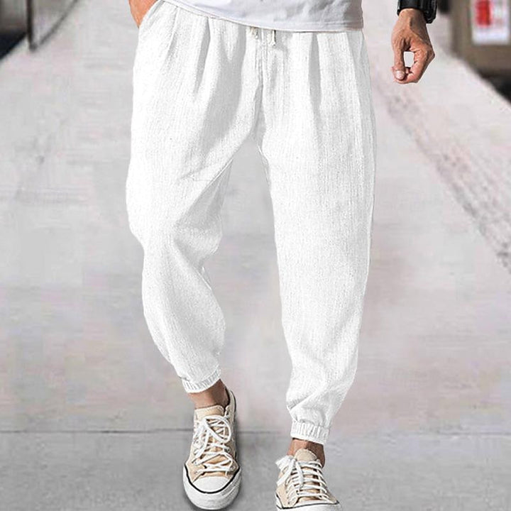 Versatile men's jogging pants, designed for ultimate comfort and everyday casual or active style.