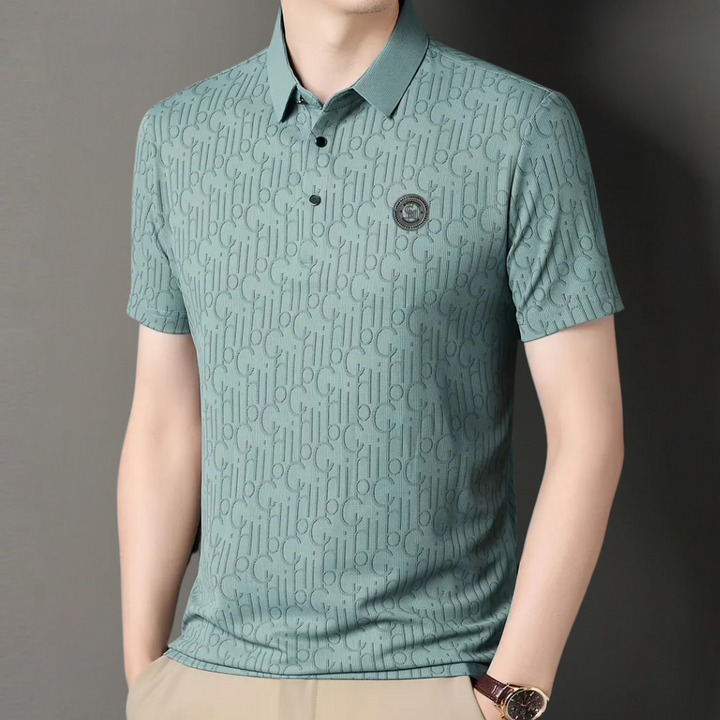Men's smart fit short sleeve shirt with classic vertical stripes. Tailored for a stylish, modern summer look.