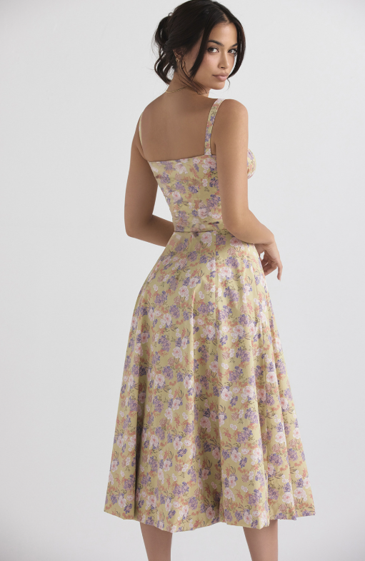 Women's bustier floral midi dress, elegant for parties and gatherings. Chic heart neckline.