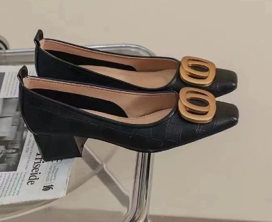 Chic women's dress shoes with a stable block heel, ideal for elegant office attire, parties, or stylish occasions.