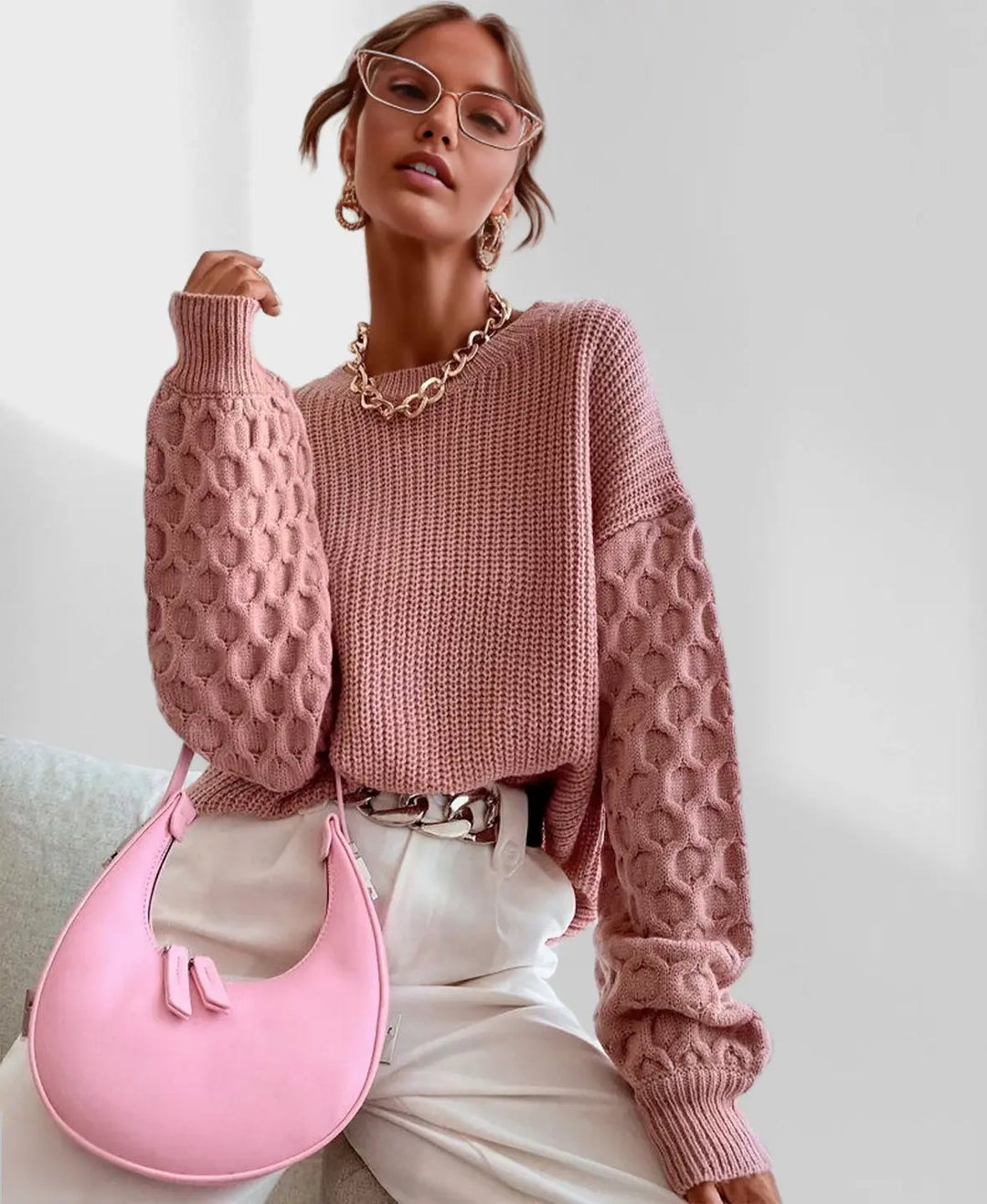 Detailed view of the cozy knit fabric of this women's spring pullover. Quality knitwear for women.