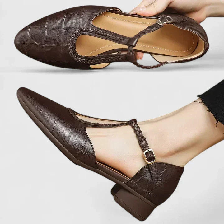 Comfortable women's orthopaedic shoes, ideal for walking, with superior arch support & adjustable fit.