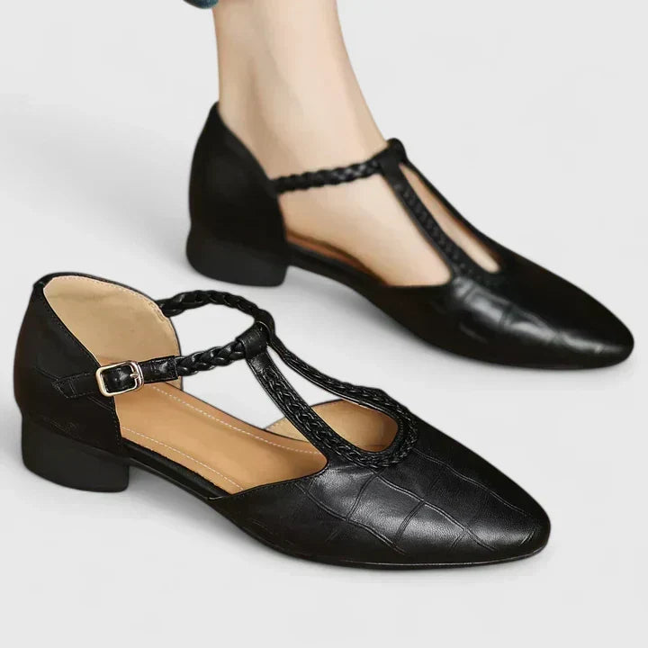Casual women's orthopaedic walking shoes, lightweight, with arch support & adjustable design for everyday comfort.
