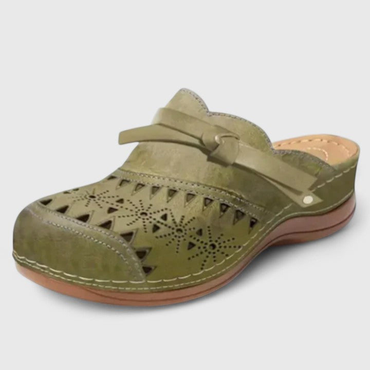 Comfortable women's walking sandals featuring arch support for foot relief & improved posture. Memory foam.