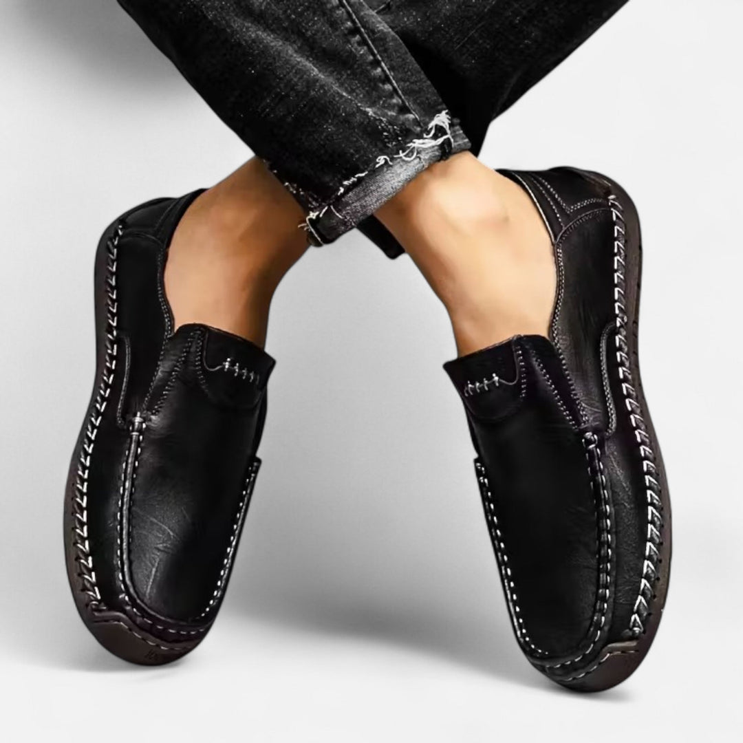 Men's lightweight slip-on loafers, casual comfort shoes for versatile everyday and walking fashion.