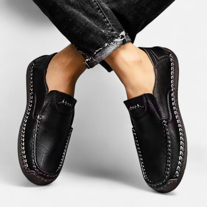 Men's lightweight slip-on loafers, casual comfort shoes for versatile everyday and walking fashion.