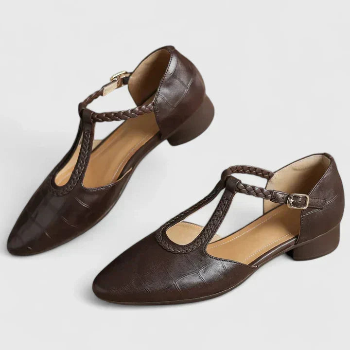 Lightweight women's orthopaedic shoes with slip-resistant sole, ultimate comfort & arch support for walking.
