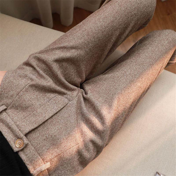 Elegant women's high-waist trousers for a sophisticated versatile style, perfect for everyday wear.