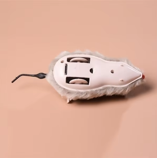 Realistic electric mouse cat toy, interactive to ignite hunting instincts & provide active feline entertainment.