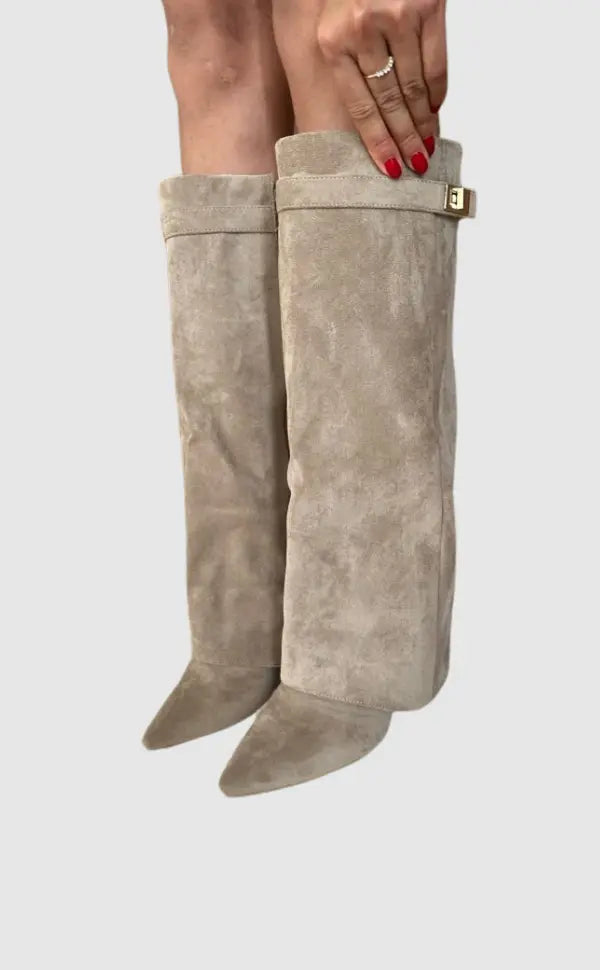 Elegant women's tall boots with a refined silhouette, perfect for sophisticated fall & winter fashion.