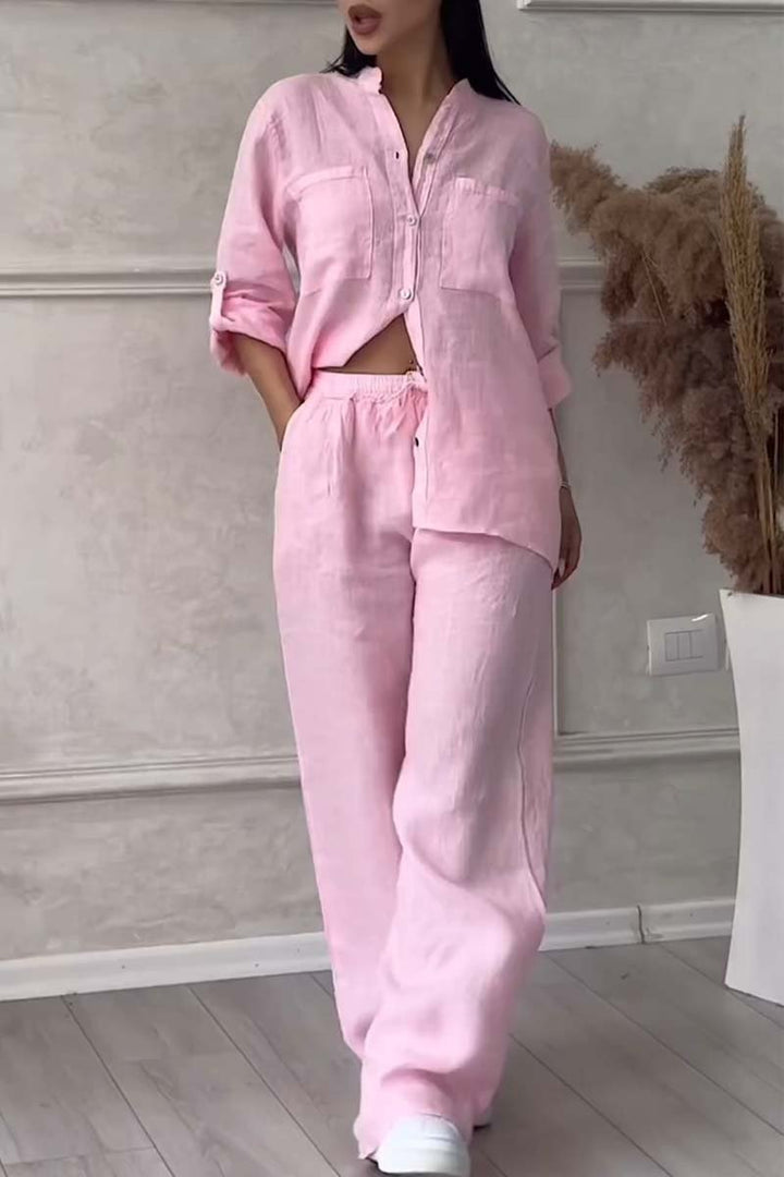 Versatile Amarae women's loungewear two-piece set, ideal for relaxed vacation style.