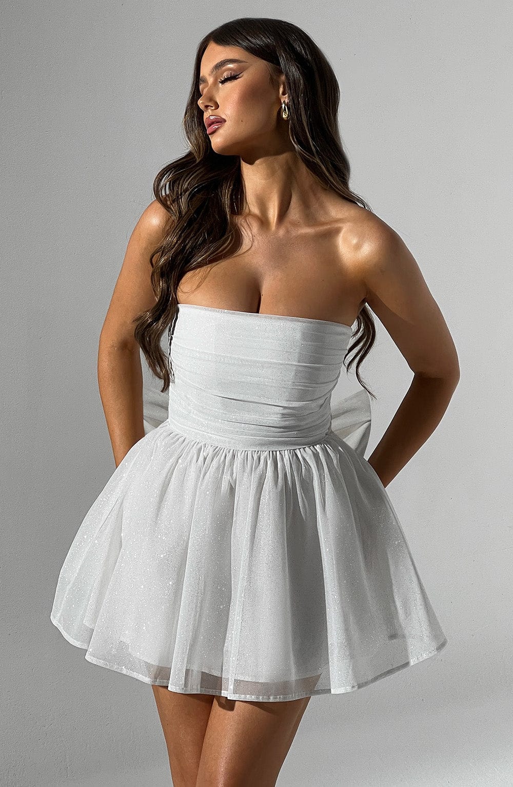 Short and chic women's strapless A-line mini dress, an elegant party dress for cocktail events.