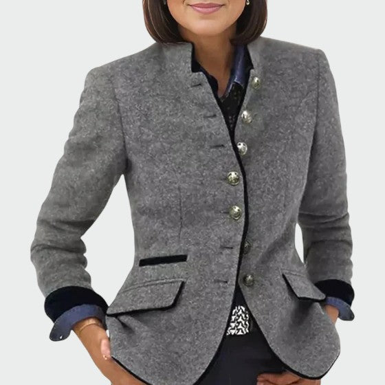 Elegant women's tailored blazer for refined style. Sophisticated fashion outerwear, ideal for workwear, autumn & spring looks.
