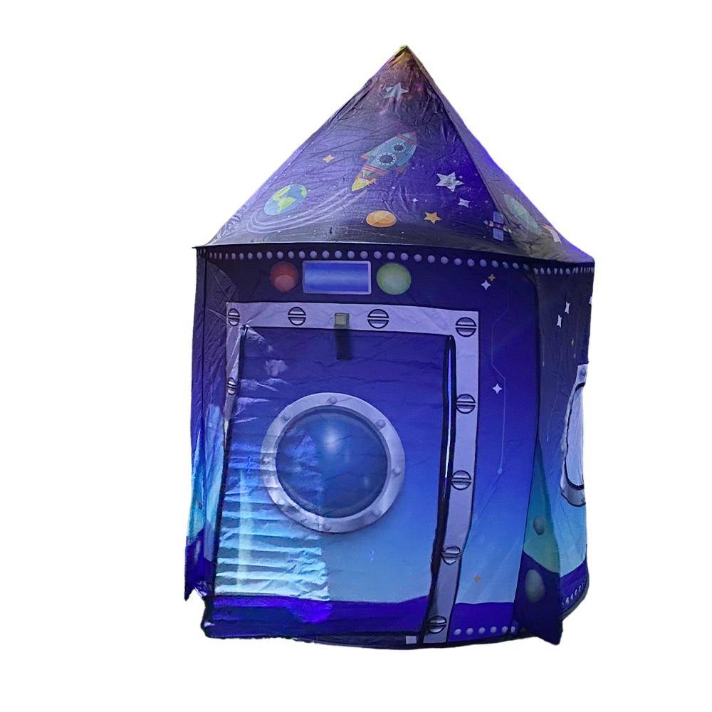 Easy-to-assemble rocket ship play tent, sparking imaginative play. Suitable for children's indoor & outdoor fun.