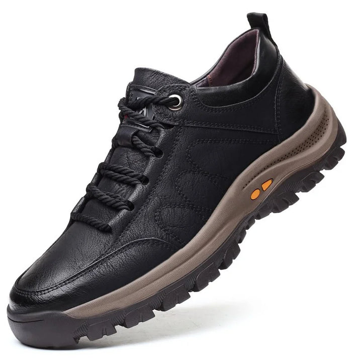 Men's durable casual shoes for everyday wear, offering comfortable fit and long-lasting performance.