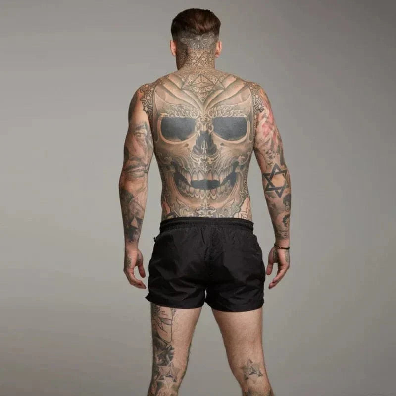 Quick-dry men's swim trunks with a practical pocket. Ideal shorts for summer beach and pool activities.