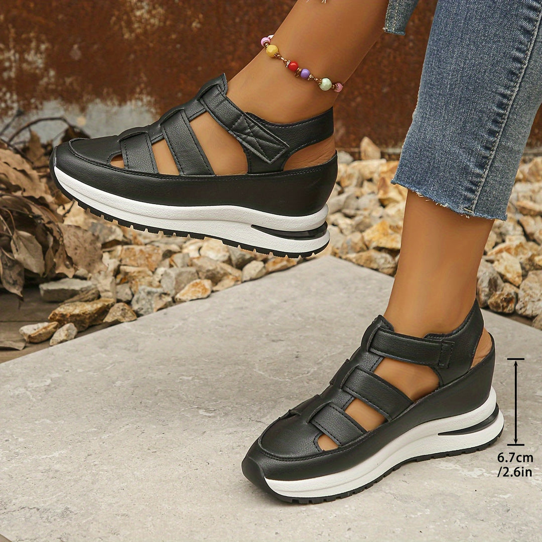 Stylish round toe platform sandals for women, offering everyday comfort and a trendy look for summer.