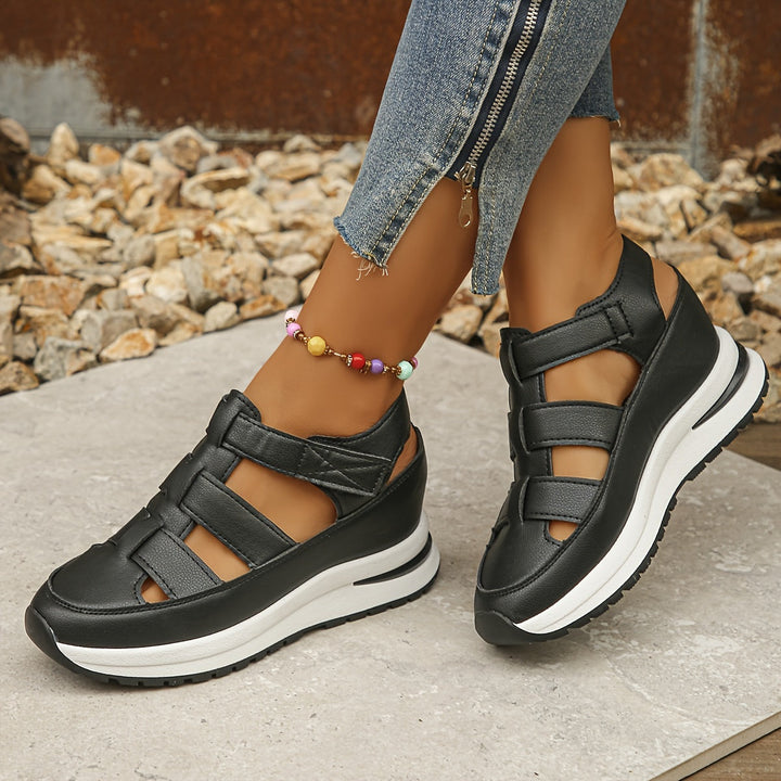White platform sandals for women, featuring a chic round toe design, ideal for everyday fashion.