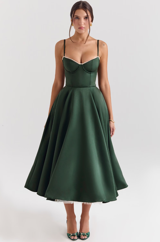 Beautiful women's flowing midi dress, elegant and versatile for any occasion.