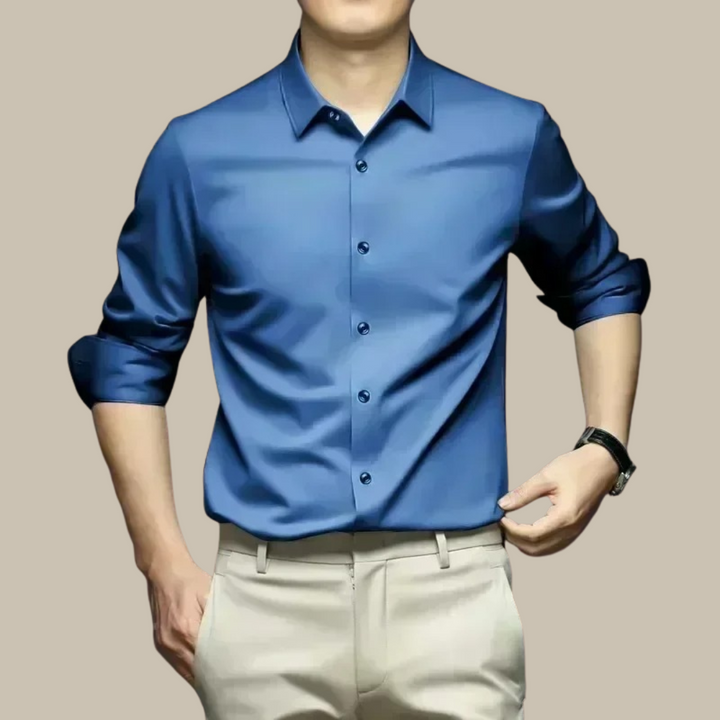 Comfortable men's luxurious casual button-up shirt, long sleeve for versatile fashion.