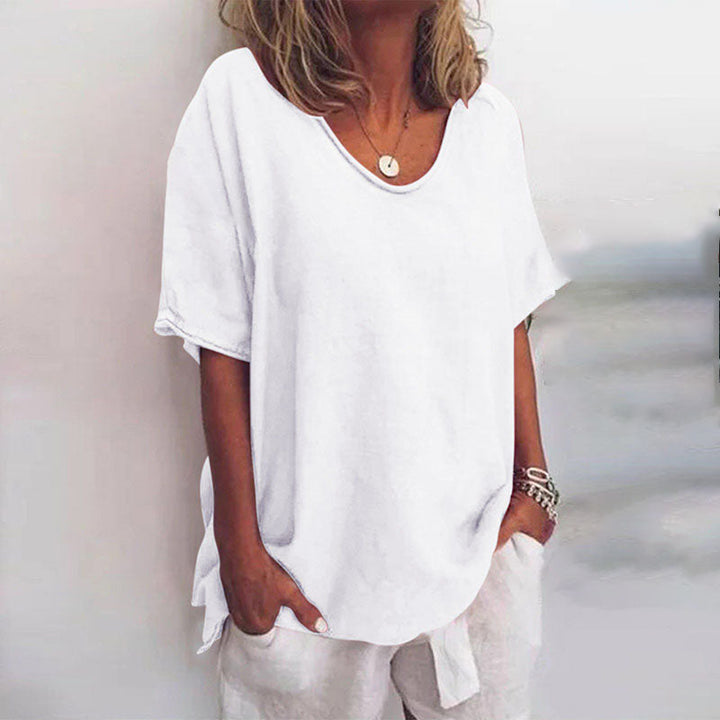 Elegant women's stylish blouse, a fashion-forward top with a comfortable loose fit for any occasion.