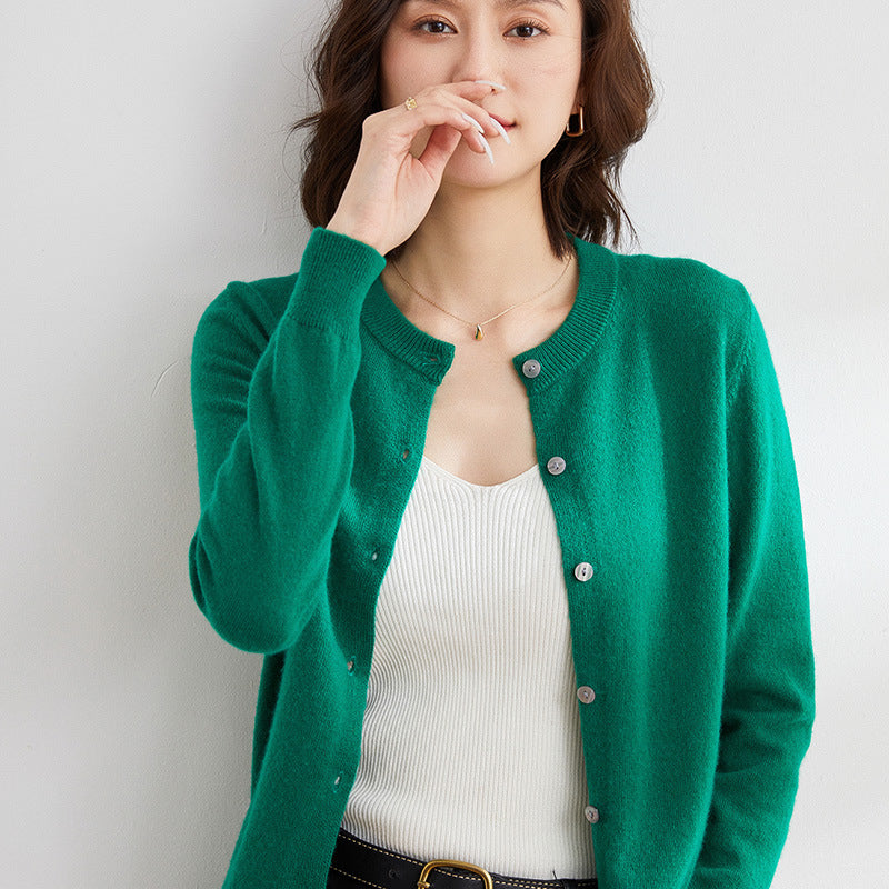 Women's cozy patterned cardigan. Elegant long-sleeve knitwear for versatile layering.