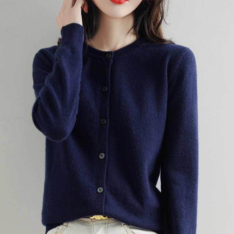 Versatile women's cozy patterned cardigan. Elegant long-sleeve, ideal for fall & winter layering.