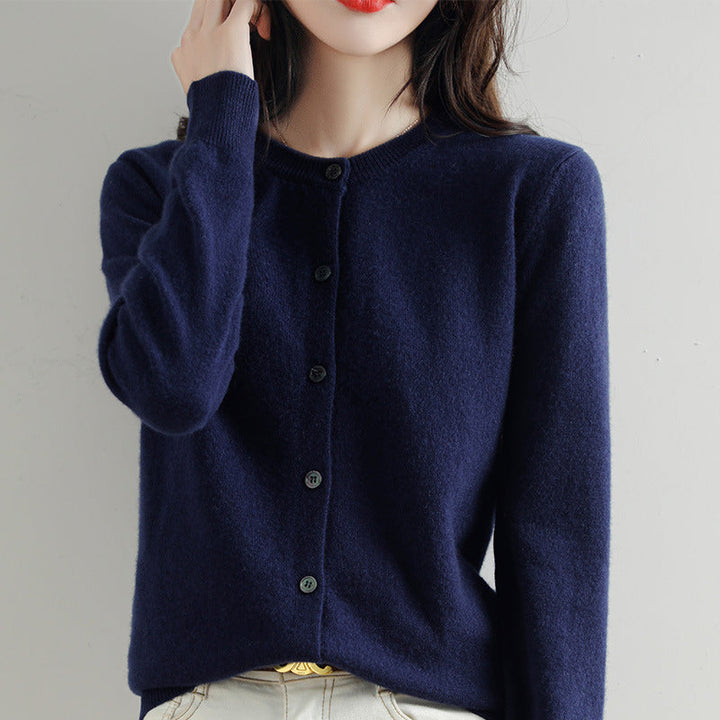 Versatile women's cozy patterned cardigan. Elegant long-sleeve, ideal for fall & winter layering.