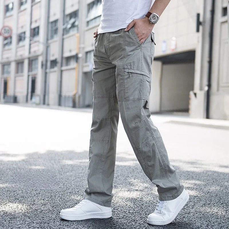 Relaxed fit men's cargo pants, comfortable utility design with multiple pockets, perfect for casual wear.