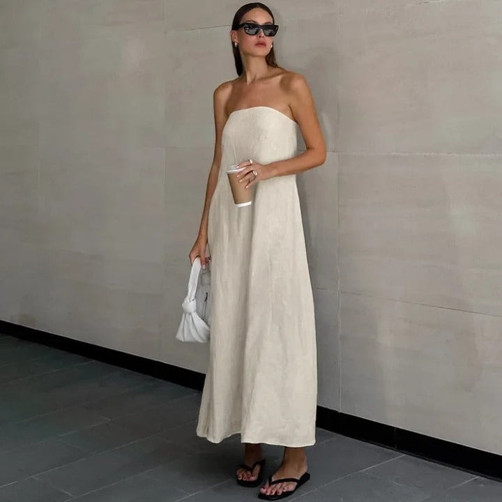 Women's elegant strapless maxi dress, a relaxed-fit summer essential with a flowing silhouette for holidays.