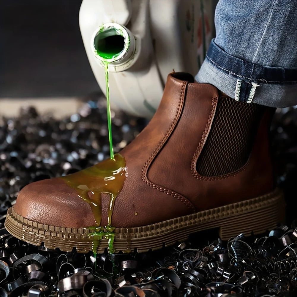Reliable men's waterproof steel toe work and safety shoes, slip-resistant for demanding industrial use.