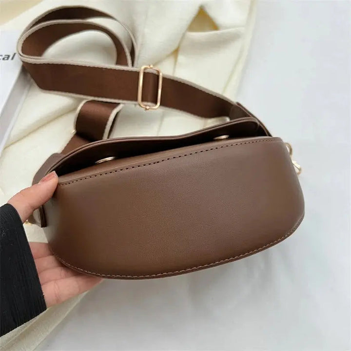 Elegant women's shoulder bag, a luxurious everyday handbag with sleek, compact, versatile design.