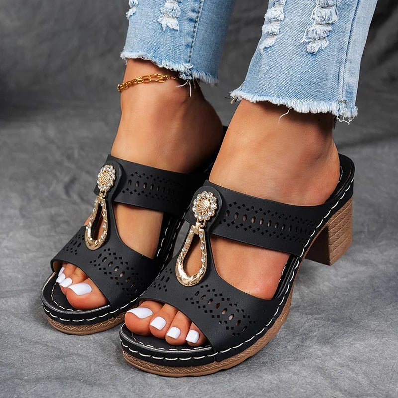 Women's walking sandals with orthopedic arch support, ensuring comfortable daily wear, pain relief, and chic style.